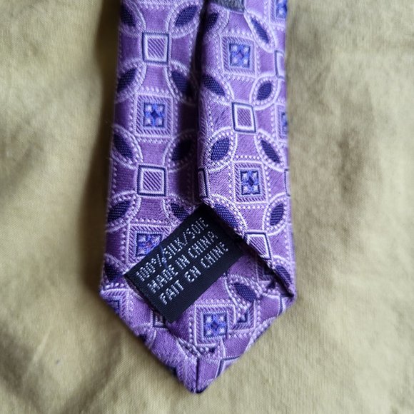 Jones New York 100% Silk Tie - Picture 2 of 5